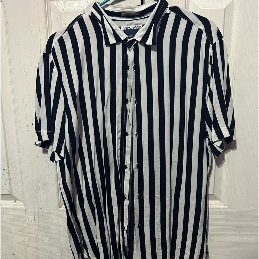 Cactus brand button up size large